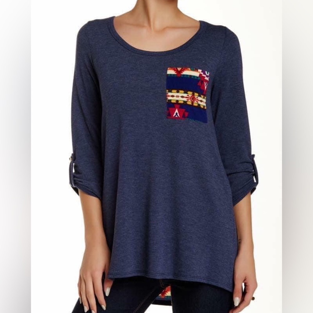 NWOT Love, Zoe contrast print top—Size Small